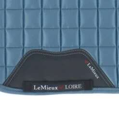 LeMieux Schabracke Loire Classic Satin Square Dr Azurblau L -Pferdebedarf Verkauf agradi 446436921 3.120eef
