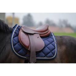 EQUITHÈME Schabracke Classic Springen Burgunderrot Warmblut 30 EQUITHÈME Schabracke Classic Springen Burgunderrot Warmblut -Pferdebedarf Verkauf ekkia 204 773 007 ambi1.8956c3