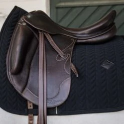 Kentucky Horsewear Schabracke Fishbone Dressur Navy Warmblut 17 Kentucky Horsewear Schabracke Fishbone Dressur Navy Warmblut -Pferdebedarf Verkauf kentucky 42574 01 dr 2.fd8b5a