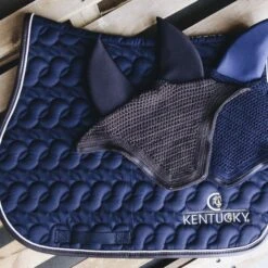 Kentucky Horsewear Kentucky Schabracke Black/White/Brown Warmblut 10 Kentucky Horsewear Kentucky Schabracke Black/White/Brown Warmblut -Pferdebedarf Verkauf kentucky b e8502ded370e565d04389cf2c54c4715 article photobook crop 17.cf357a