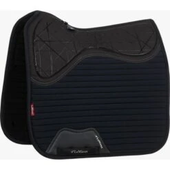 LeMieux Schabracke Softshell Grip Dressur Burgunderrot L (Warmblut) -Pferdebedarf Verkauf lmx lm saddlepad softshell dr black hr 1.7d7952